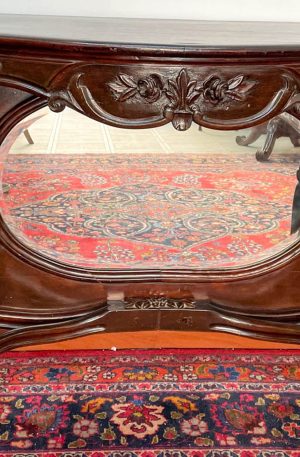 CONSOLA ESTILO COLONIAL FRANCES EN NOGAL ITALIANO. COD: 56203