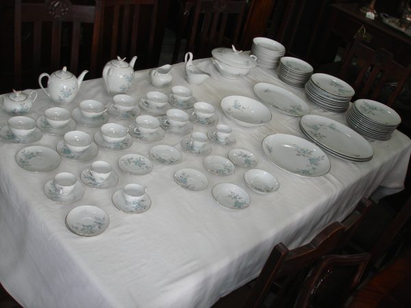 JUEGO DE VAJILLA PORCELANA TSUJI 102 PIEZAS Cod: 55202
