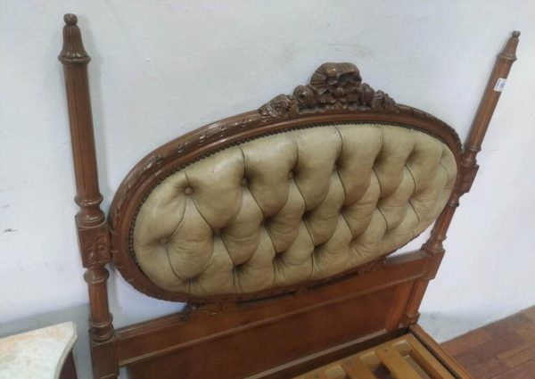 JUEGO DE CAMA CON CAPITONE Y MESA DE LUZ CON MARMOL FRANCES LUIS XVI. COD: 63505 - Image 7