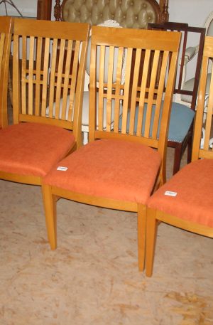 4 SILLAS ESTILO INGLES MADE IN USA TAPIZADAS A NUEVO. COD: 35605/45607/56817