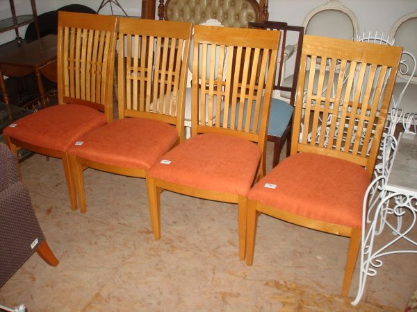 4 SILLAS ESTILO INGLES MADE IN USA TAPIZADAS A NUEVO. COD: 35605/45607/56817