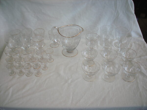 JUEGO DE COPAS CRISTAL CON JARRA PARA AGUA O VINO . COD: 55108