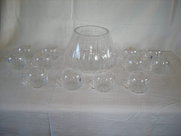 PONCHERA CRISTAL Y 12 TAZAS CRISTAL CRAFT IMPECABLE. COD: 61705