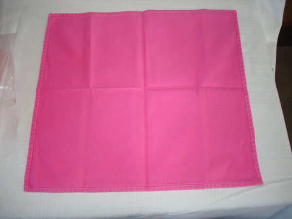 2 PAQUETES CON 12 SERVILLETAS CADA UNO COLOR FUCSIA A ESTRENAR. COD: 62101 - Image 4