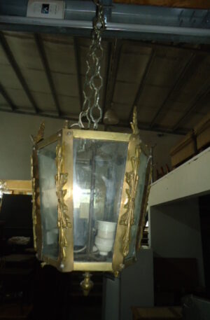 COLGANTE FAROL ANTIGUO DE BRONCE CON TRES PORTA LAMPARAS. COD: 54901 RESERVADO
