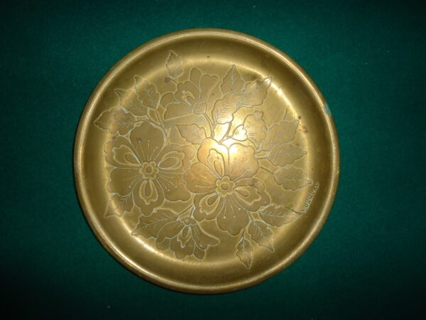 LOTE DE 2 CENICEROS Y PLATO LABRADO EN BRONCE COD: 73208/73210 - Image 3