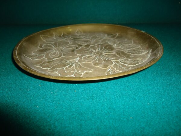 LOTE DE 2 CENICEROS Y PLATO LABRADO EN BRONCE COD: 73208/73210 - Image 4