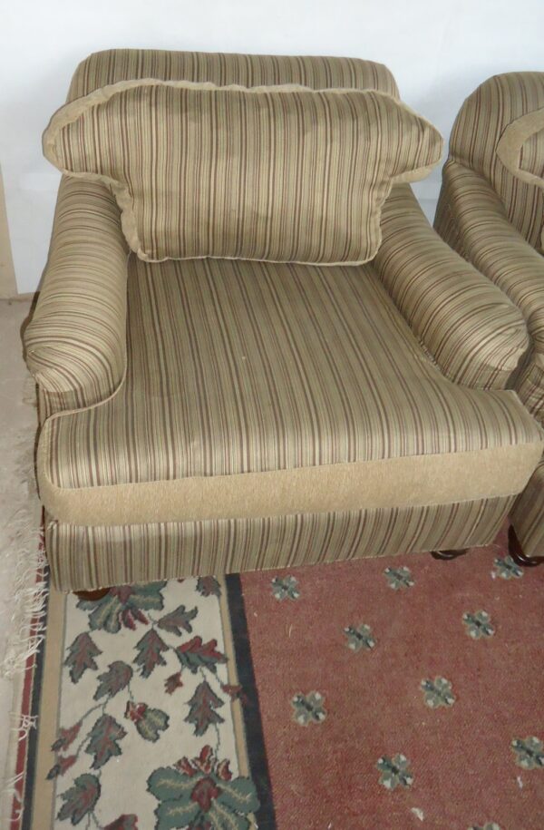 2 SILLONES DE LIVING ESTILO INGLES MADE IN USA SILLON. COD: 76105 - Image 4