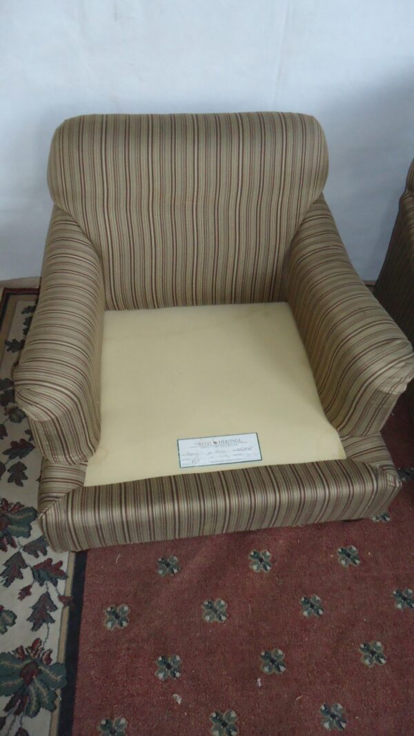 2 SILLONES DE LIVING ESTILO INGLES MADE IN USA SILLON. COD: 76105 - Image 9
