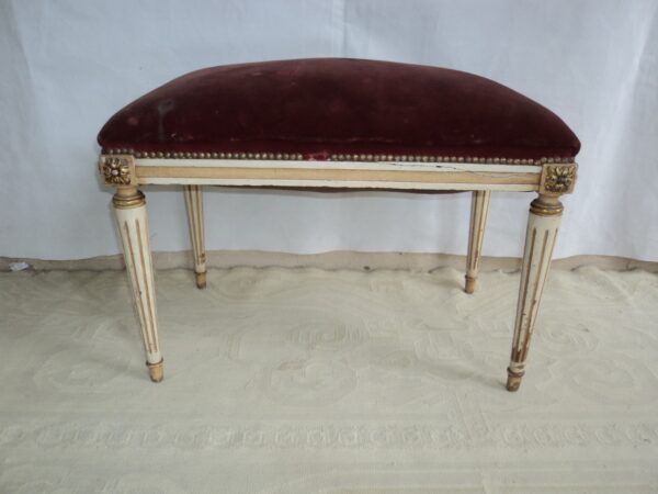 BANQUETA DE DORMITORIO ESTILO FRANCES LUIS XVI PATINADA. COD: 82304 - Image 4