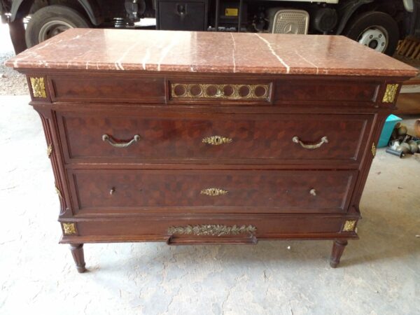 COMODA ESTILO FRANCES LUIS XVI TRANSICION CON MARMOL COD: 84308