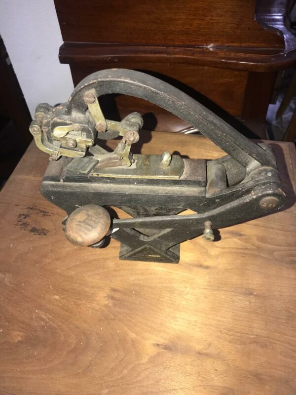 MAQUINA ANTIGUA NUMERADORA ANTONIO SAVINI RAGGIO Nº 280. COD: 85502