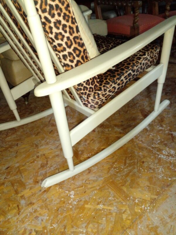 MECEDORA VINTAGE ESTILO VIENES CON ALMOHADONES ANIMAL PRINT. COD: 86103 - Image 6