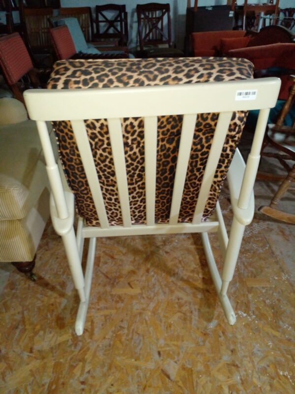 MECEDORA VINTAGE ESTILO VIENES CON ALMOHADONES ANIMAL PRINT. COD: 86103 - Image 7