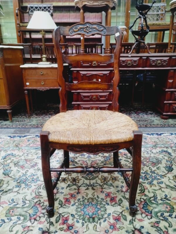 2 SILLAS ESTILO FRANCES PROVENZAL ASIENTO ENJUNCADO. COD: 86803 - Image 3
