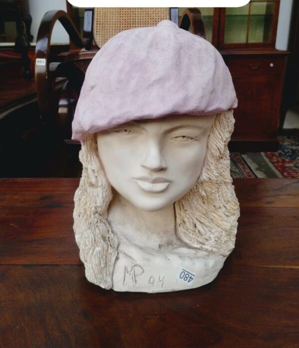 FIGURA ESCULTURA BUSTO DE JOVEN MUJER EN MARMOLINA. COD: 86905