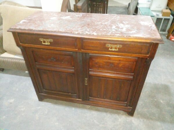 MUEBLE APARADOR ANTIGUO 2 PUERTAS NOGAL Y MARMOL ITALIANO. COD: 84801