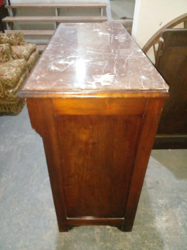 MUEBLE APARADOR ANTIGUO 2 PUERTAS NOGAL Y MARMOL ITALIANO. COD: 84801 - Image 4