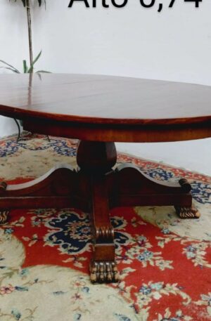 MESA DE COMEDOR EN NOGAL ITALIANO CON DOS TABLAS DE ALARGUE. COD: 87209