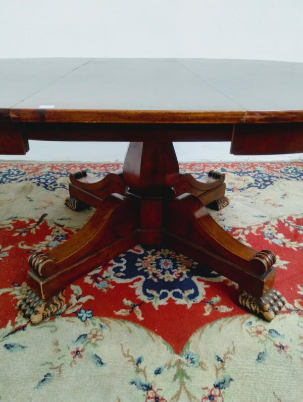 MESA DE COMEDOR EN NOGAL ITALIANO CON DOS TABLAS DE ALARGUE. COD: 87209 - Image 6