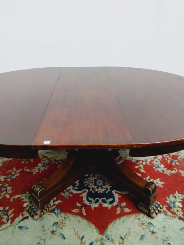 MESA DE COMEDOR EN NOGAL ITALIANO CON DOS TABLAS DE ALARGUE. COD: 87209 - Image 10