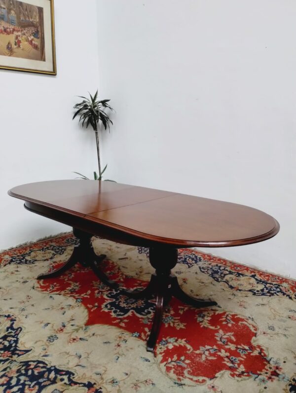 JUEGO DE COMEDOR ESTILO INGLES SHERATON CON SILLONES DE CABECERA. COD: 87220 - Image 4