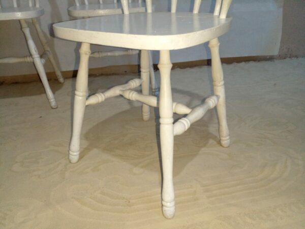 3 SILLAS WINDSOR PINTADAS DE BLANCO. COD: 87217 - Image 6