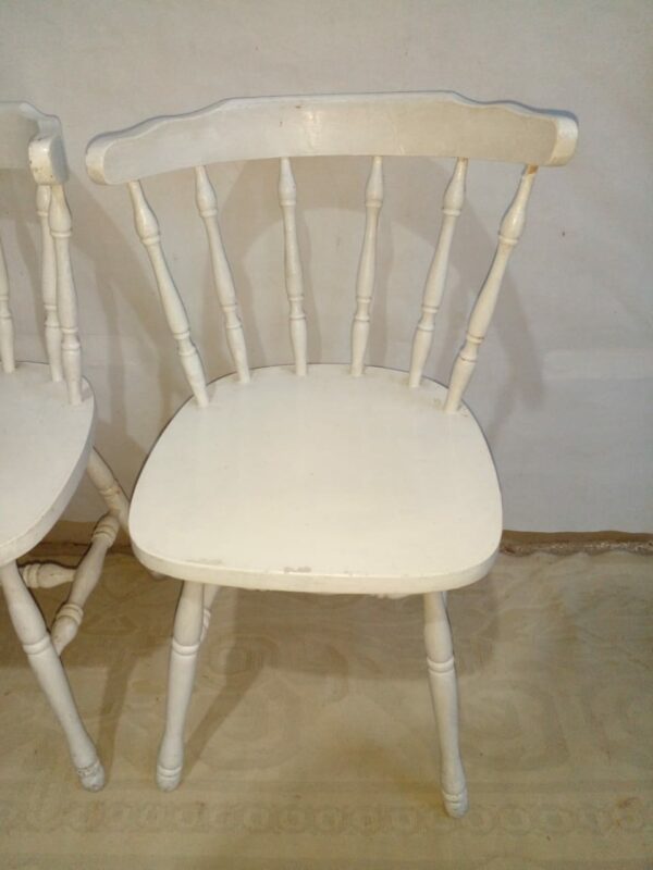 3 SILLAS WINDSOR PINTADAS DE BLANCO. COD: 87217 - Image 8