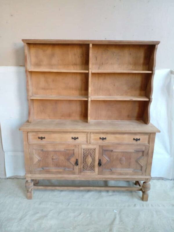 MUEBLE APARADOR CON ALZADA EN ROBLE SELLADO MAPLE and CO. LONDON. COD: 82004