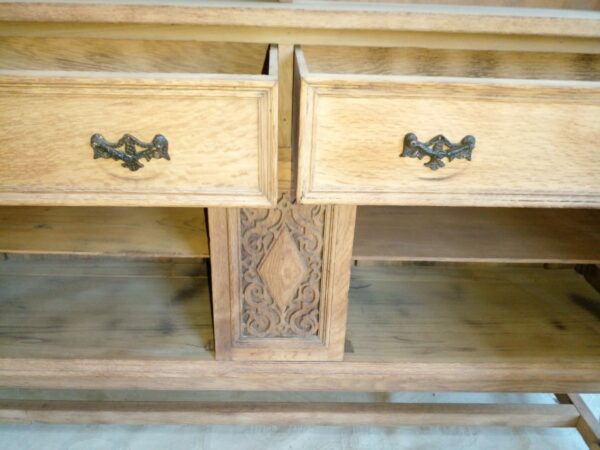 MUEBLE APARADOR CON ALZADA EN ROBLE SELLADO MAPLE and CO. LONDON. COD: 82004 - Image 12