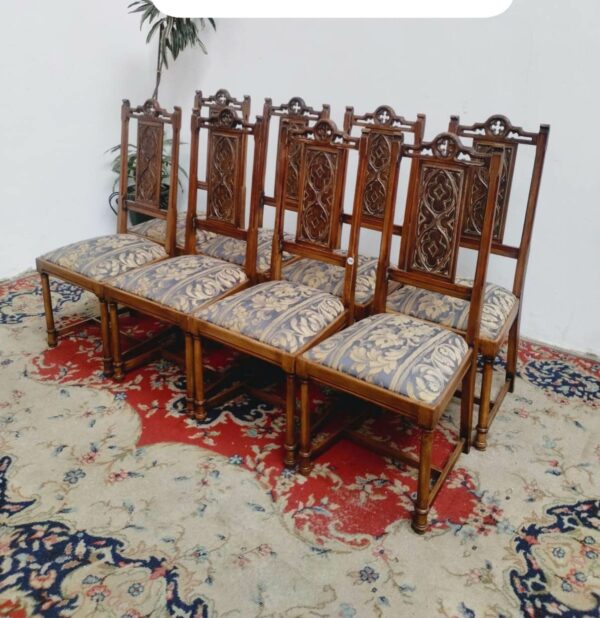 8 SILLAS EN ROBLE TALLADAS IMPECABLES ESTILO COLONIAL INGLES. COD: 87906 - Image 2