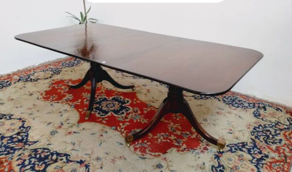 MESA DE COMEDOR ESTILO INGLES SHERATON DOBLE PATA Y TABLA DE ALARGUE. COD: 87404 - Image 4