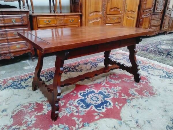 MESA ANTIGUA ESTILO VASCO PROVENZAL IDEAL COMEDOR SALA O ESCRITORIO. COD: 88705