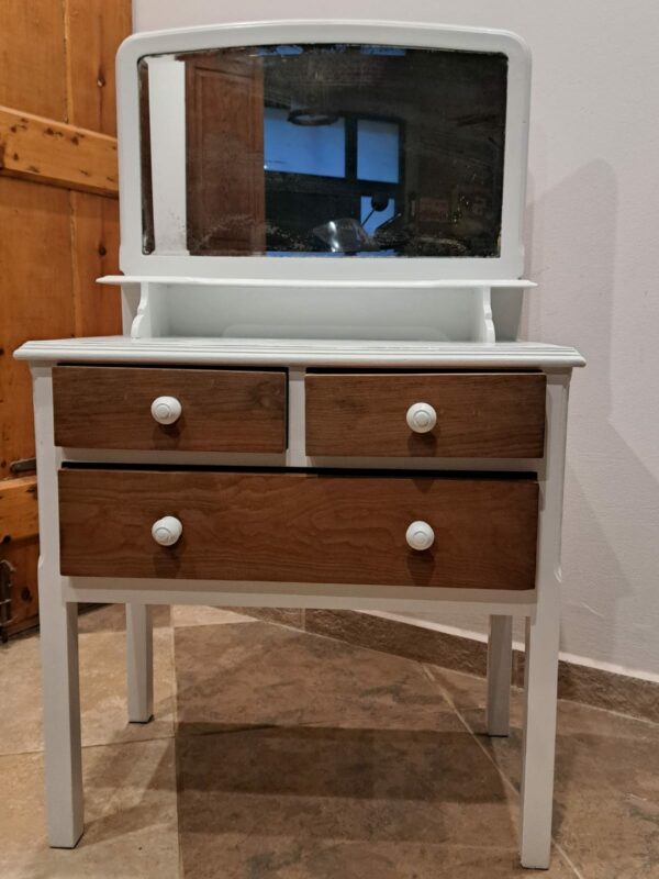COMODA ANTIGUA CON ESPEJO BISELADO PATINA SHABY CHIC. COD: 85507