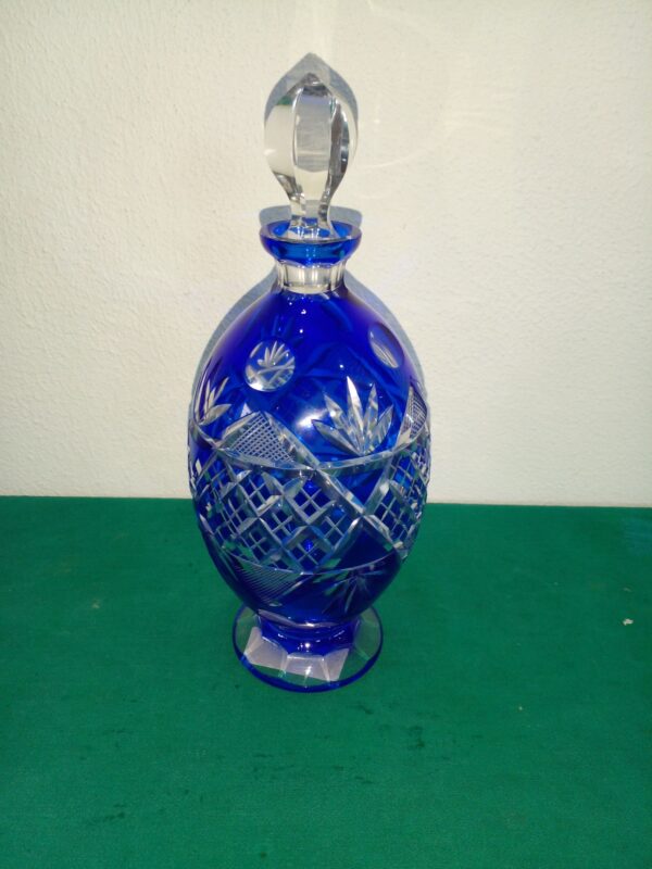 BOTELLON LICORERA CRISTAL TALLADO ANTIGUO. COD: 89431