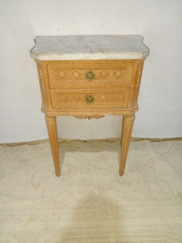 MESA DE LUZ ESTILO FRANCES LUIS XVI CON MARMOL. COD: 89402