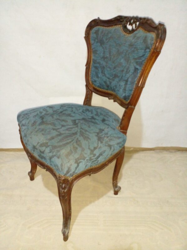 SILLA ANTIGUA TALLADA EN NOGAL ITALIANO ESTILO COLONIAL FRANCES. COD: 90003 - Image 6