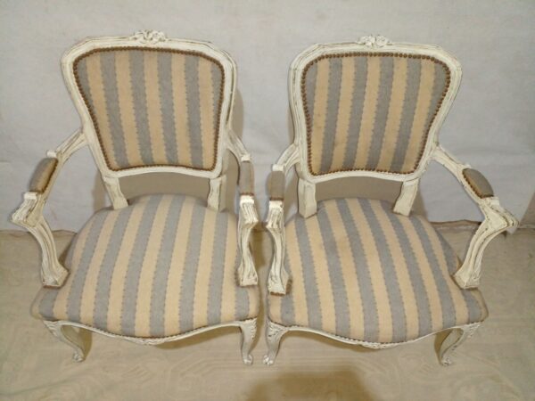 2 SILLONES ESTILO FRANCES LUIS XV PATINADOS Y TAPIZADOS. COD: 90002 - Image 3