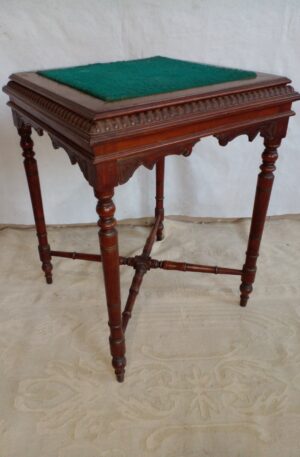 MESA DE SALA ESTILO COLONIAL INGLES EN NOGAL ITALIANO. COD: 79701