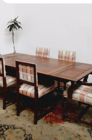 JUEGO DE COMEDOR ESTILO COLONIAL ESPAÑOL EN ROBLE. COD: 90104