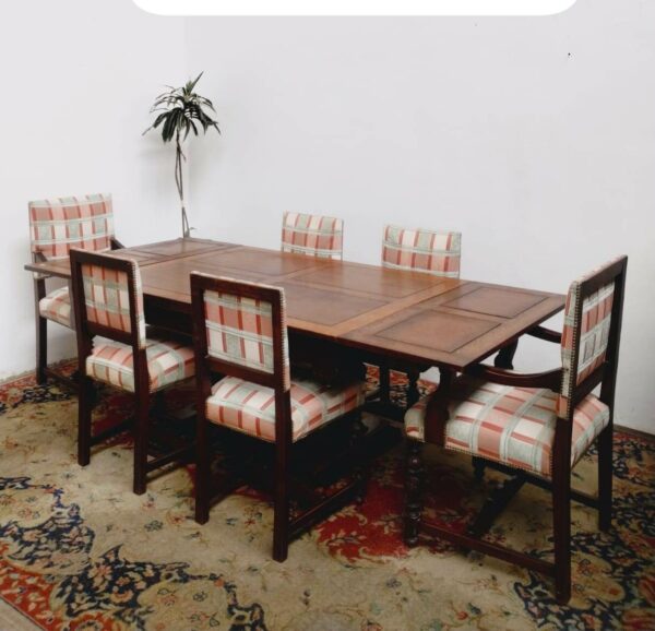 JUEGO DE COMEDOR ESTILO COLONIAL ESPAÑOL EN ROBLE. COD: 90104