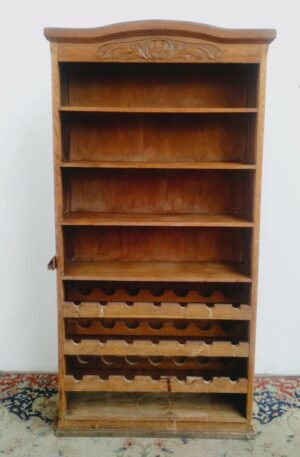 BIBLIOTECA ANTIGUA DE ROBLE CON BODEGA PARA 21 BOTELLAS. COD: 90806