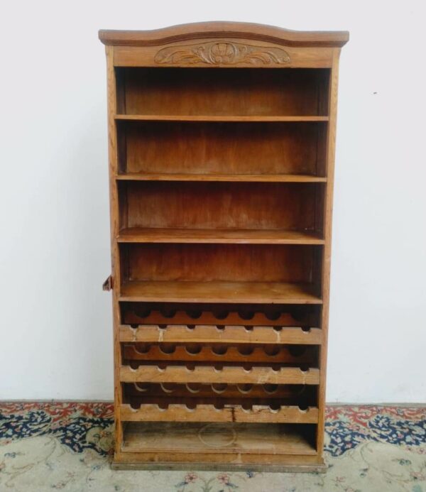 BIBLIOTECA ANTIGUA DE ROBLE CON BODEGA PARA 21 BOTELLAS. COD: 90806