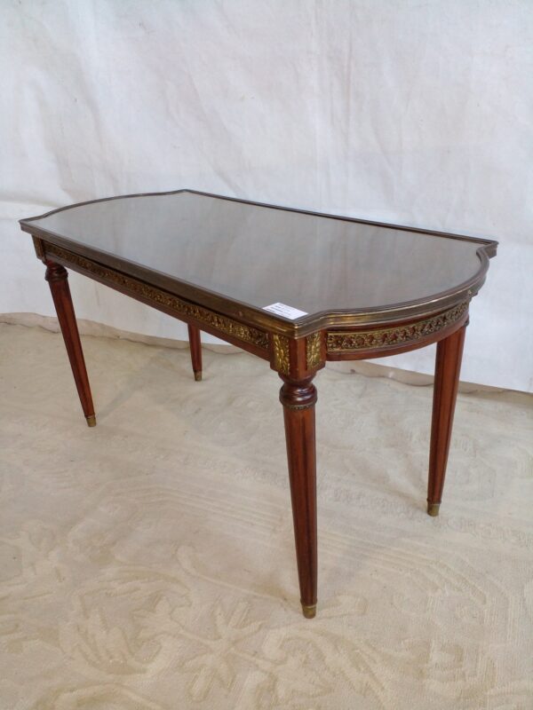 MESA DE SALA ANTIGUA ESTILO INGLES EN CAOBA CON BRONCERIA. COD: 89457 - Image 6