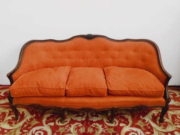 SILLON TRES CUERPOS ESTILO FRANCES LUIS XV TAPIZADO EN CHENILLE. COD: 91302 - Image 4