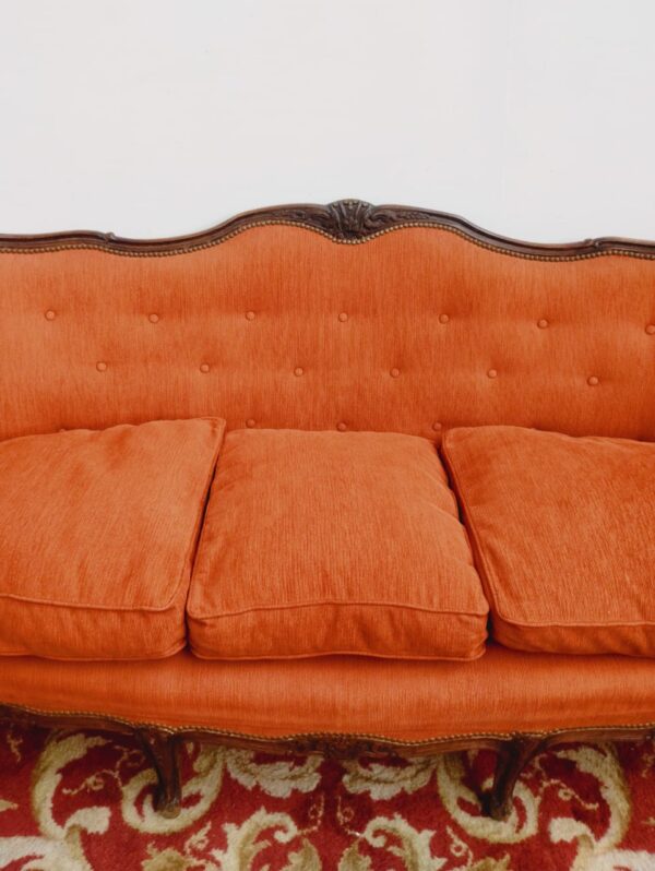 SILLON TRES CUERPOS ESTILO FRANCES LUIS XV TAPIZADO EN CHENILLE. COD: 91302 - Image 7