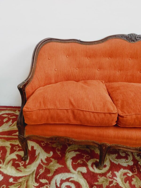 SILLON TRES CUERPOS ESTILO FRANCES LUIS XV TAPIZADO EN CHENILLE. COD: 91302 - Image 8