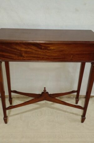 MUEBLE DE ARRIME ESTILO INGLES CON ENFRIADORA DE BEBIDAS. COD: 81102