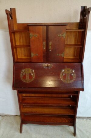 BIBLIOTECA LA NACION EN ROBLE MUEBLE DE COLECCION ART & CRAFT. COD: 81701