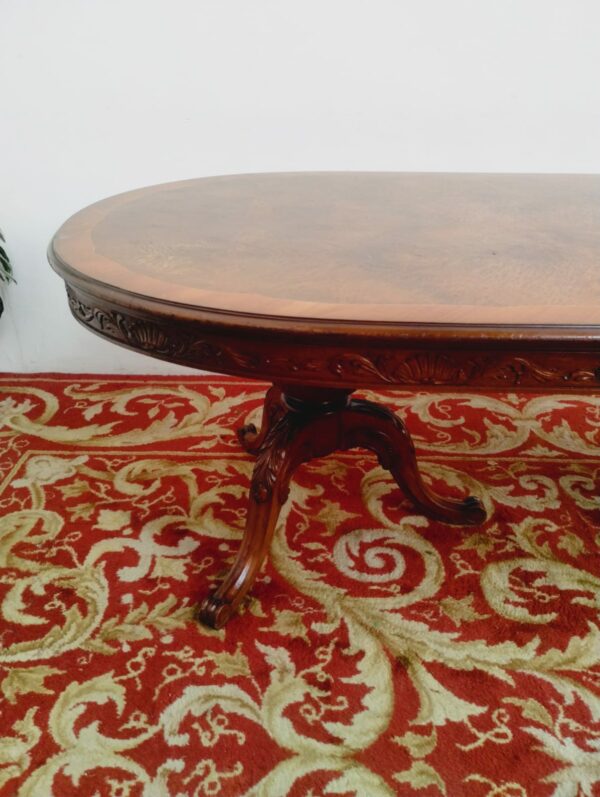 MESA DE COMEDOR ESTILO INGLES SHERATON EN PLUMA DE CAOBA. COD: 91505 - Image 6